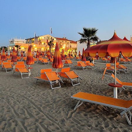 Hotel & Residence Cavalluccio Marino Rimini Luaran gambar